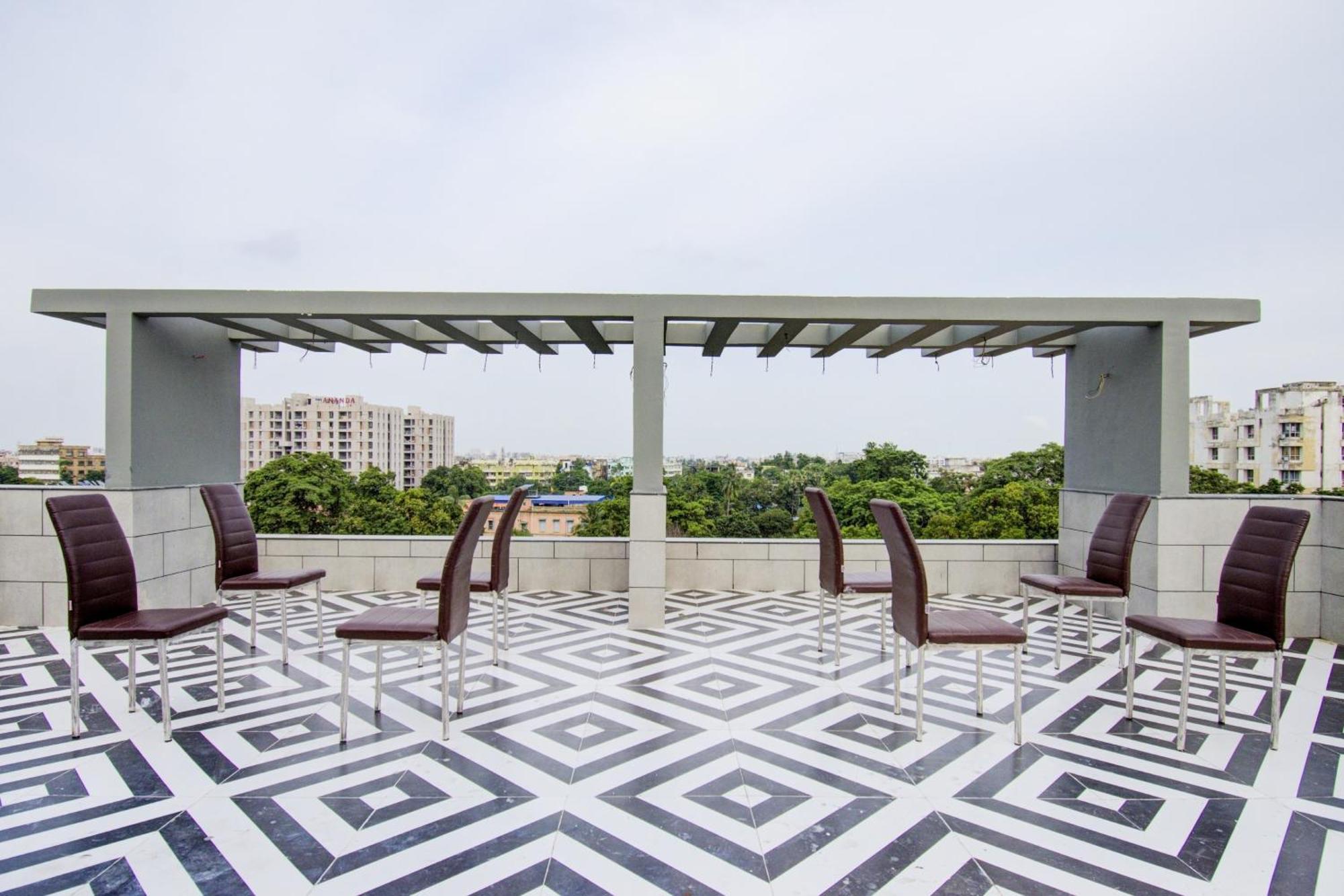 Super Townhouse Gokul Regency Near Dum Dum Metro Station Hotel Exterior photo