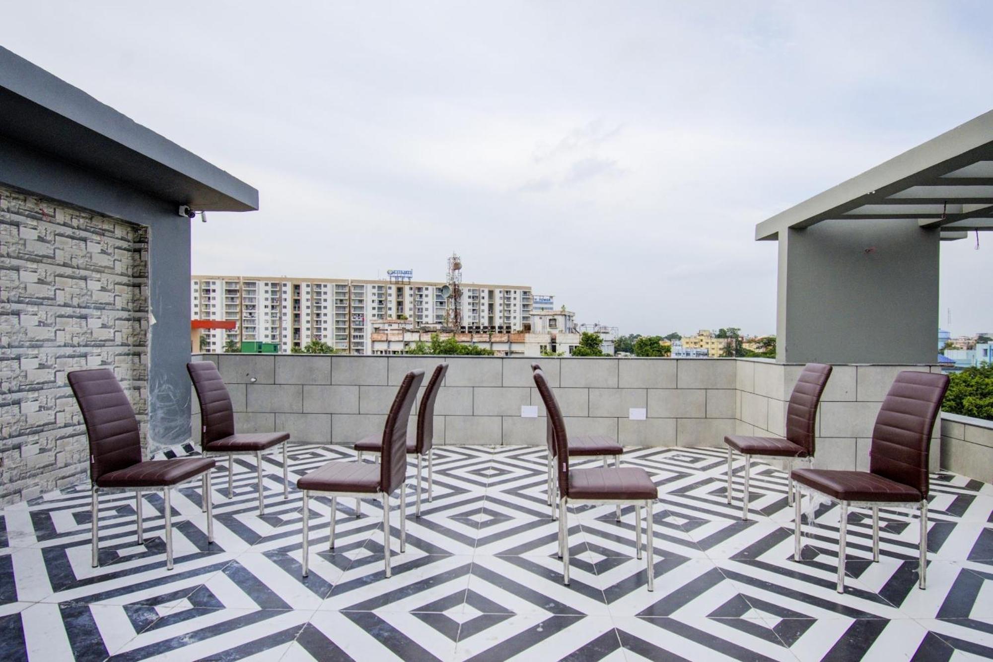 Super Townhouse Gokul Regency Near Dum Dum Metro Station Hotel Exterior photo
